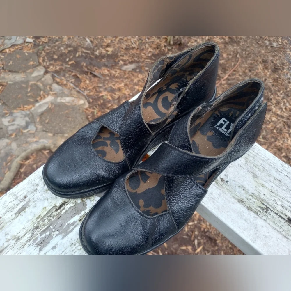 Fly London Mary Jane Style Wedge Black Leather Size 39